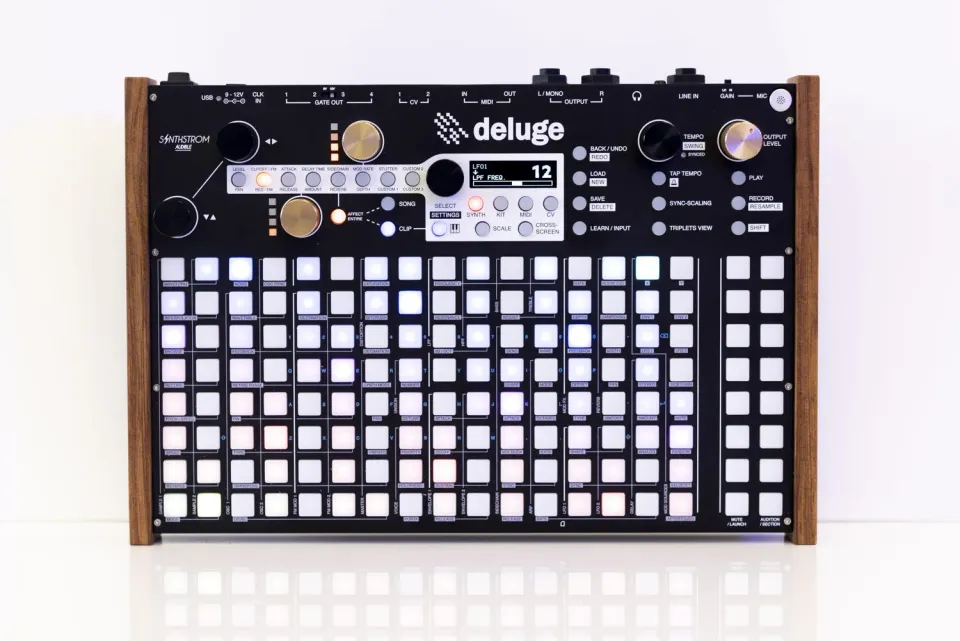 Synthstrom Audible Deluge sintetizzatore sampler sequencer