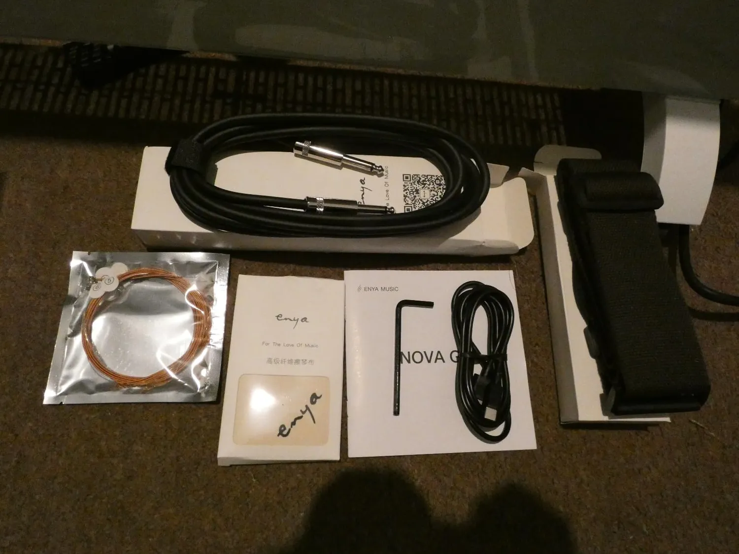 Enya Nova Go SP1 set chitarra acustica 35" nero carbonio