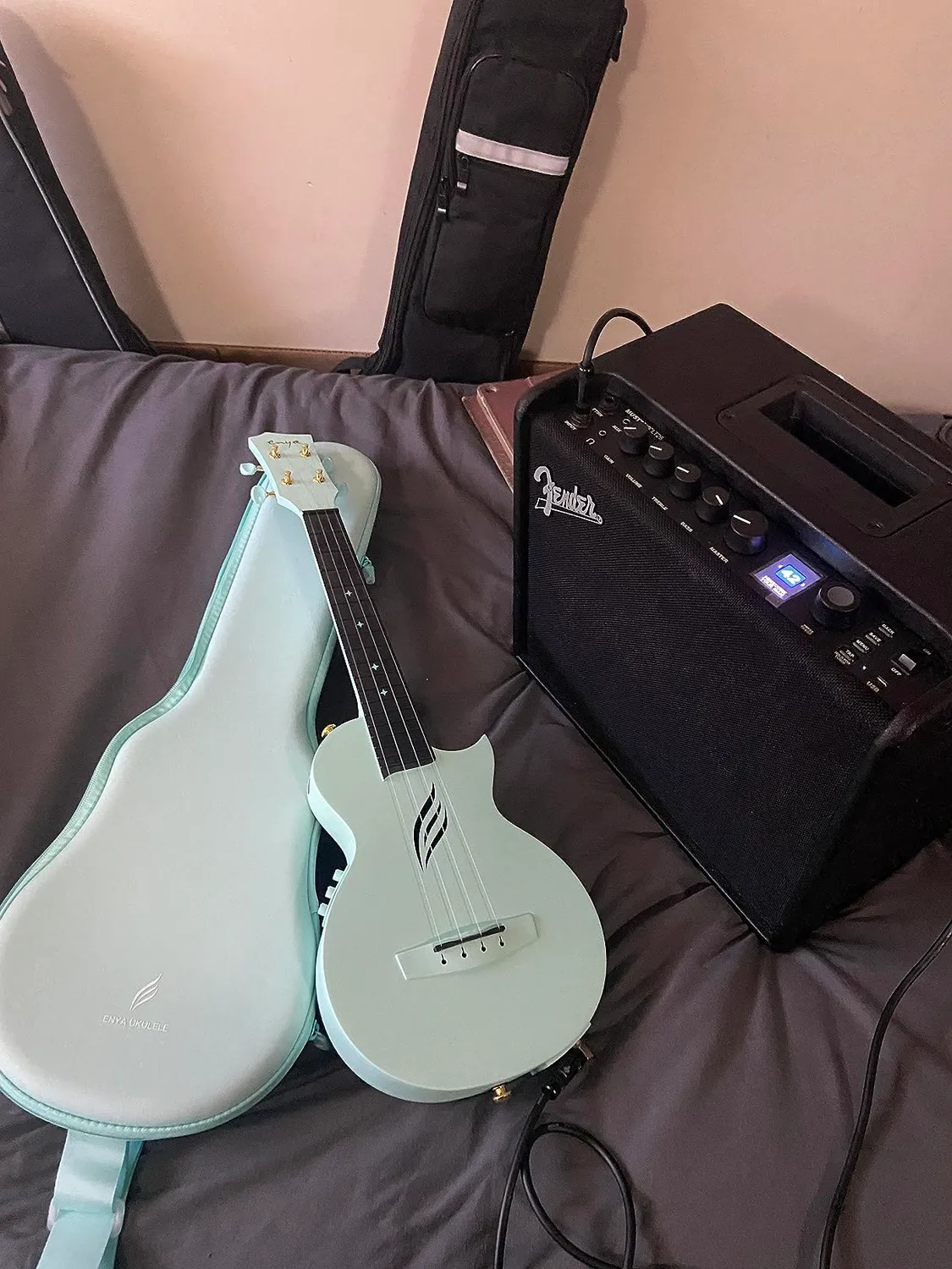 Enya Nova U/BL EQ ukulele concerto blu elettrico kit
