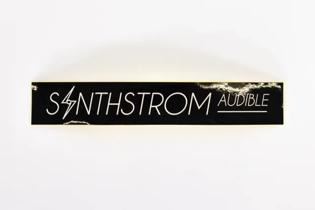 Synthstrom Audible sticker logo nero 15 cm