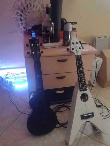 Enya Nova U ukulele concerto 23 pollici bianco carbonio