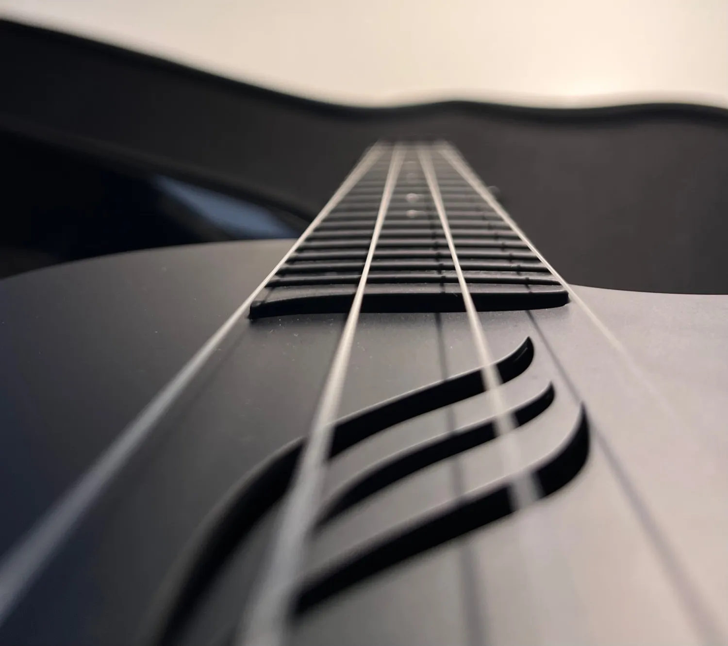 Enya Nova U ukulele concerto 23 pollici bianco carbonio