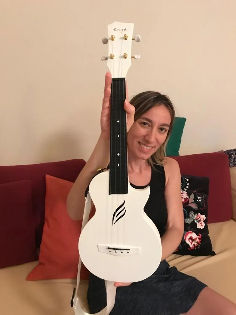 Enya Nova U ukulele concerto 23 pollici bianco carbonio