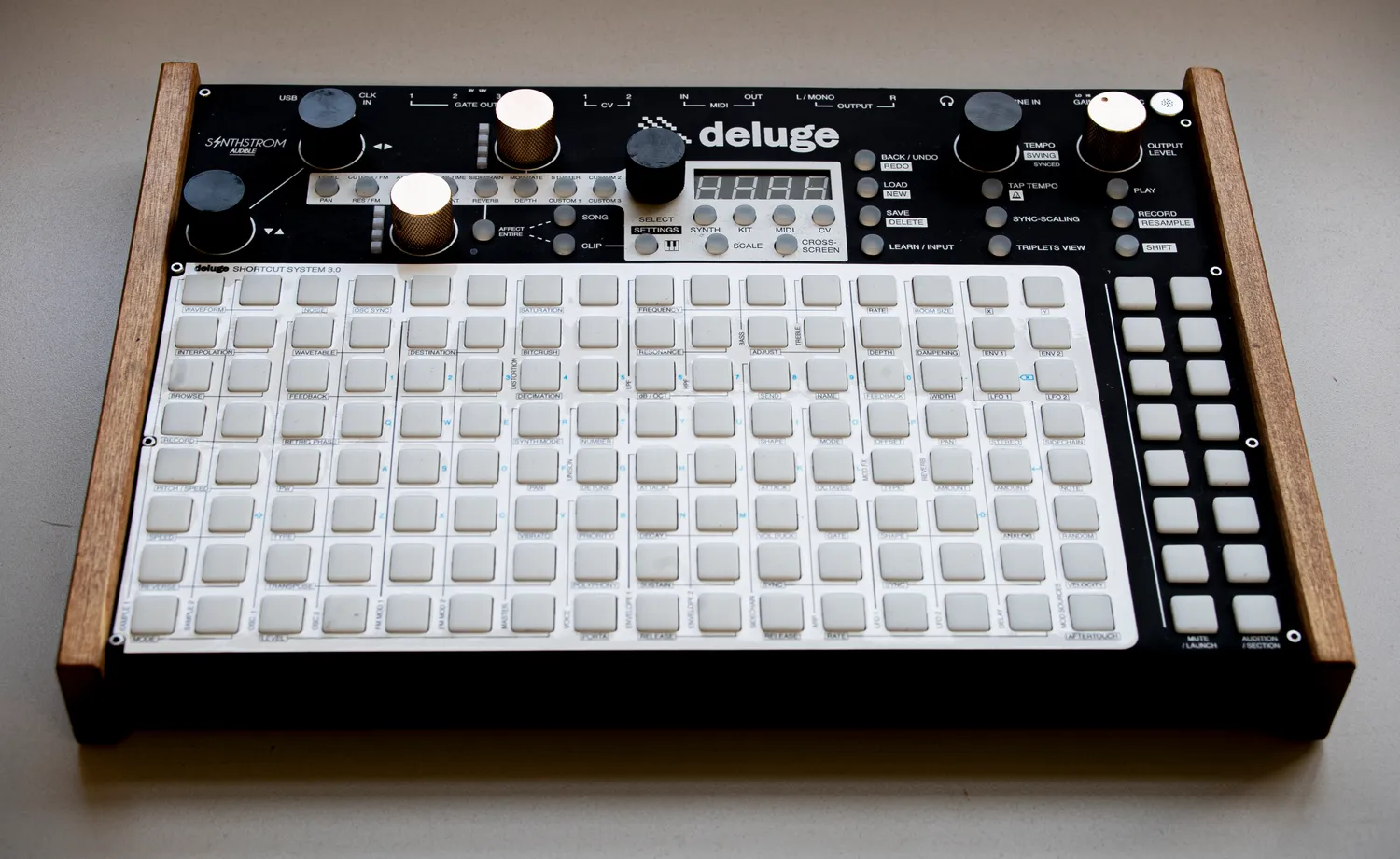 Synthstrom Audible Deluge Overlay magnetico 3.0 QWERTY