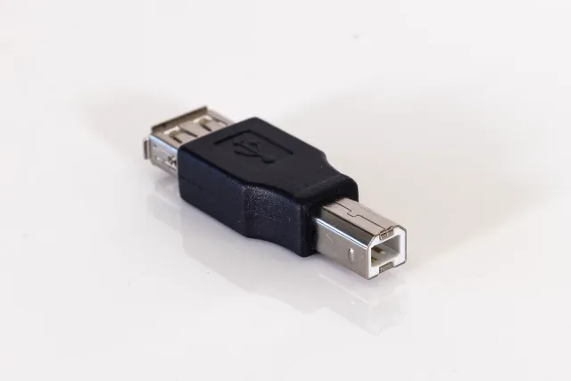 Synthstrom Audible adattatore USB A-B Deluge MIDI host