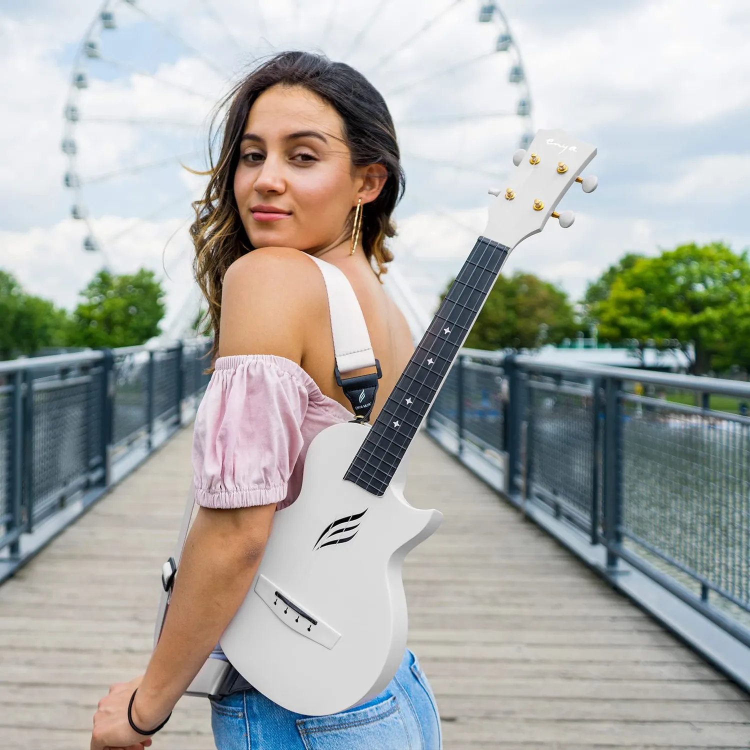 Enya Nova U/WH EQ ukulele concerto bianco elettrico kit